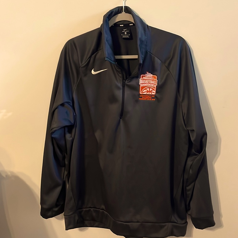 Nike men’s 1/4 zip.